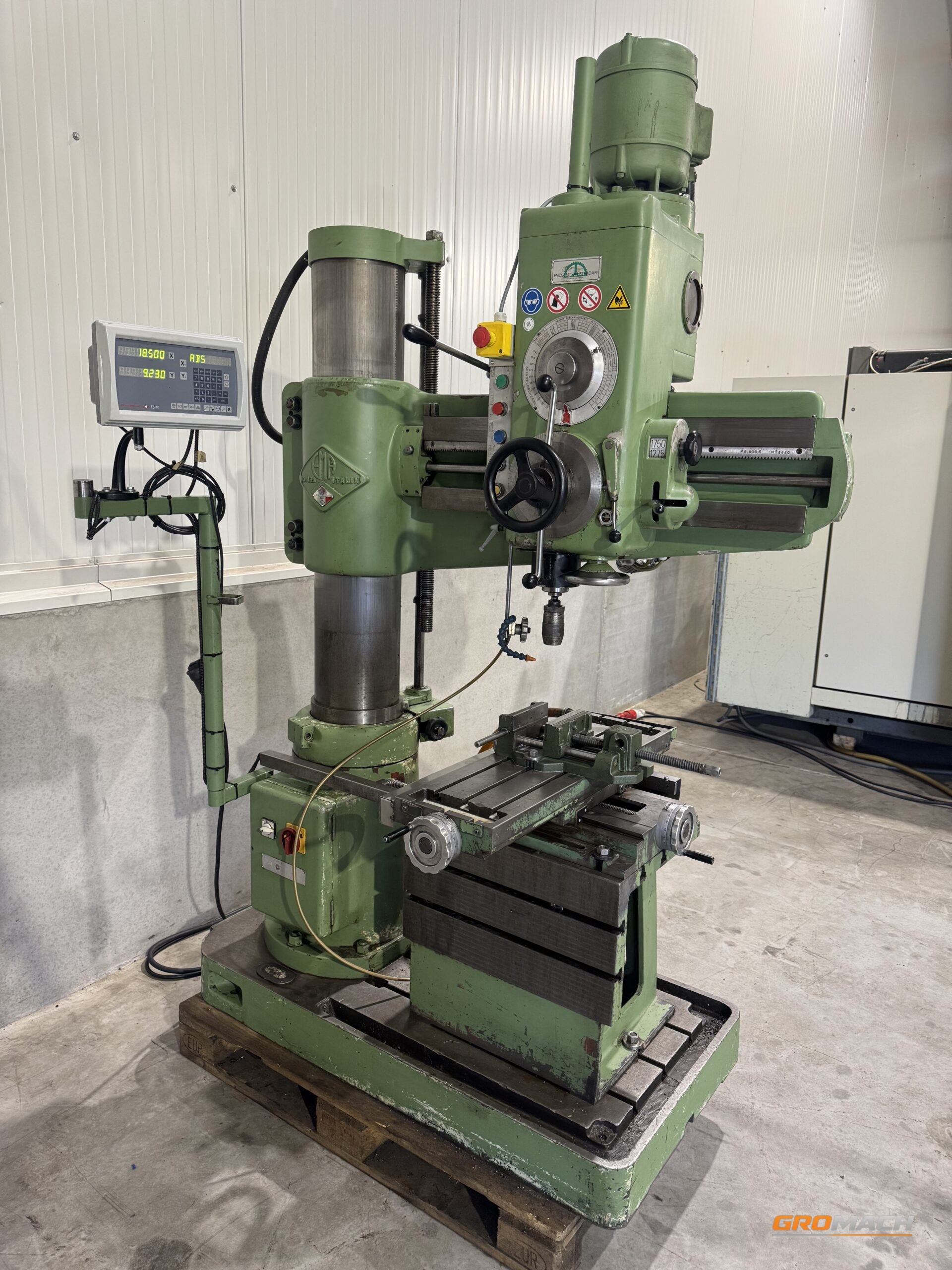 EMA NOVARA 900 x 40mm Radiaalboormachine